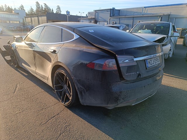 Tesla S 2015 VIN 5YJSA7E28FF101564 фото 3
