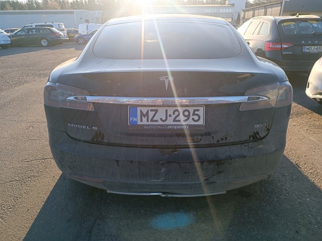 Tesla S 2015 VIN 5YJSA7E28FF101564 фото 10
