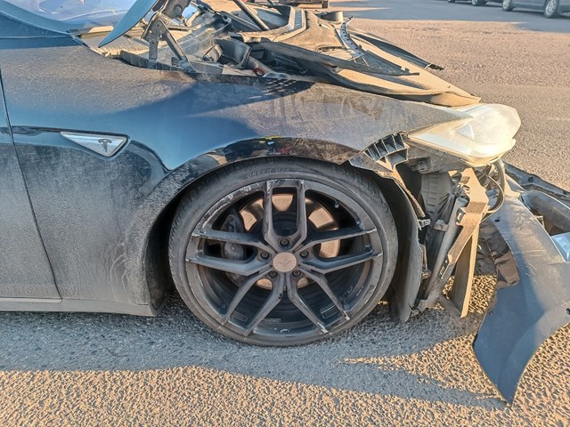 Tesla S 2015 VIN 5YJSA7E28FF101564 фото 17