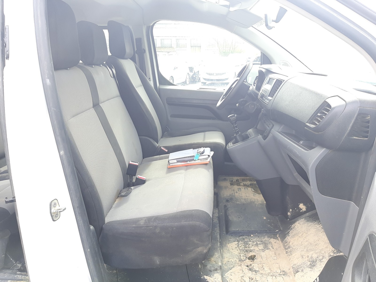 Peugeot Expert Combi 2018 VIN VF3VAYHVKJZ101572 фото 17