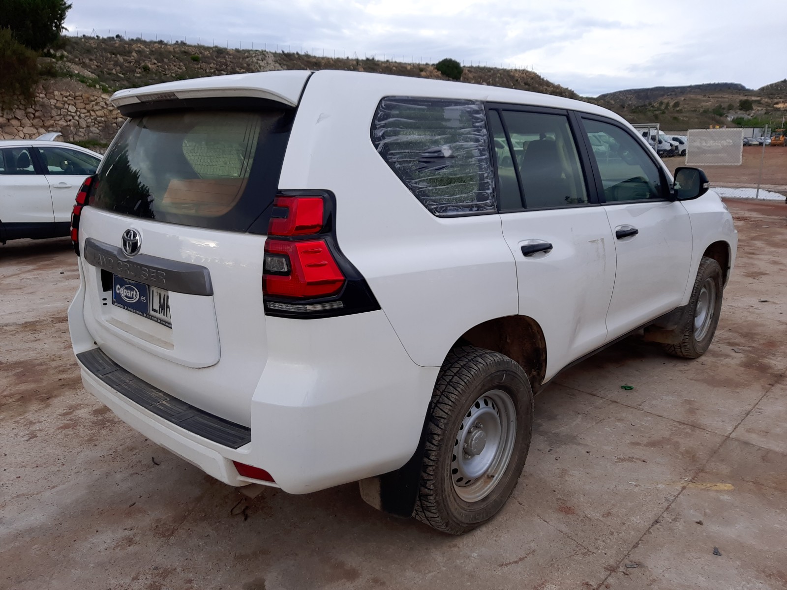 Toyota Land Cruiser 2021 VIN JTEBR3FJ60K191245 фото 4