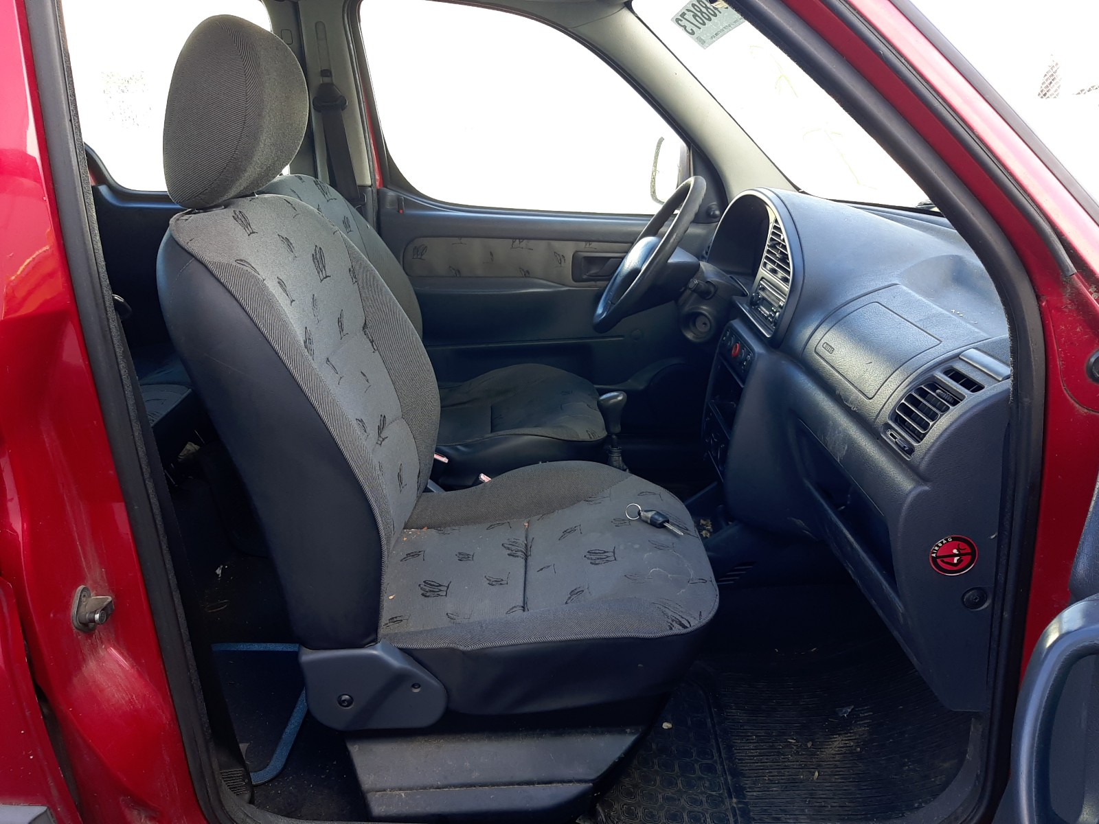 Peugeot Partner 2001 VIN VF35FRHYE60387987 фото 5