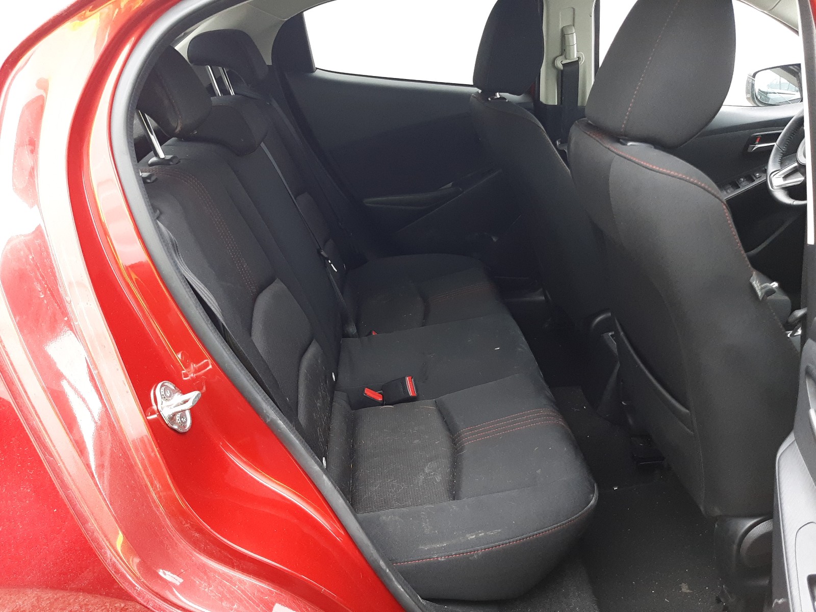 Mazda 2 Berlina 2024 VIN JMZDJ6HC601476085 фото 6