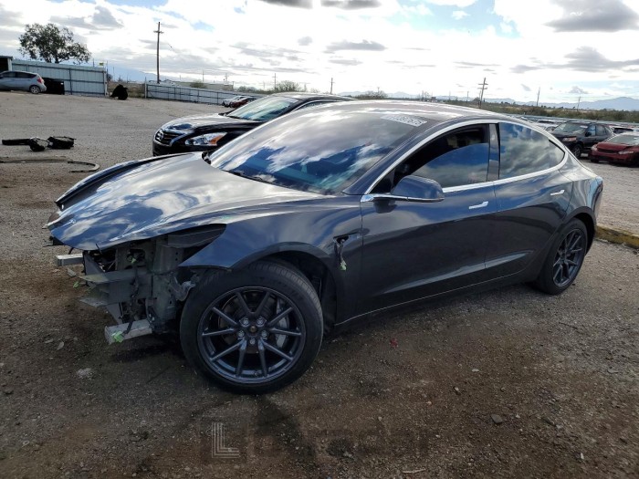 Tesla Model 3 2018 VIN 5YJ3E1EB8JF066068
