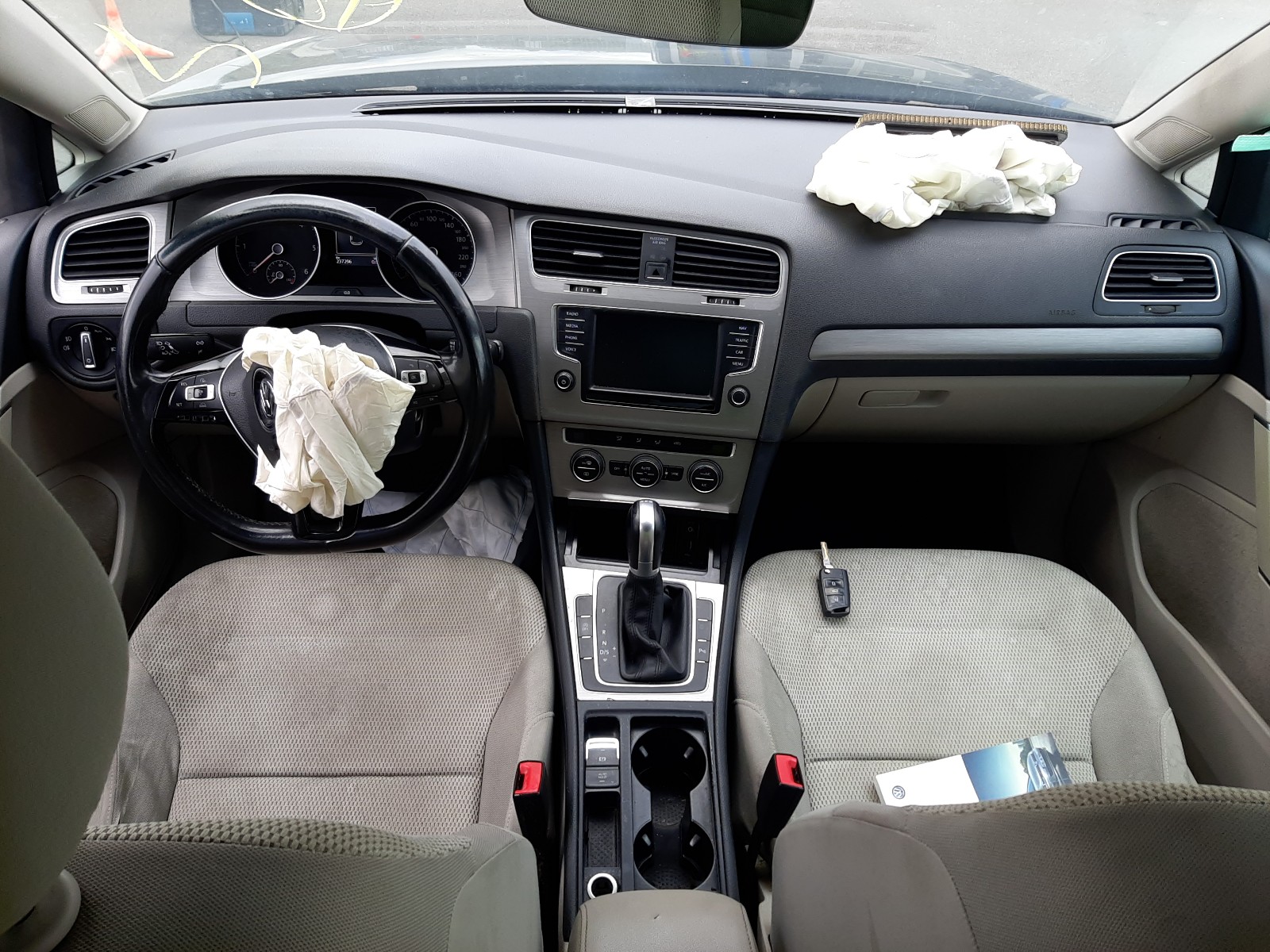 Volkswagen Golf VII 2017 VIN WVWZZZAUZHP067134 фото 9