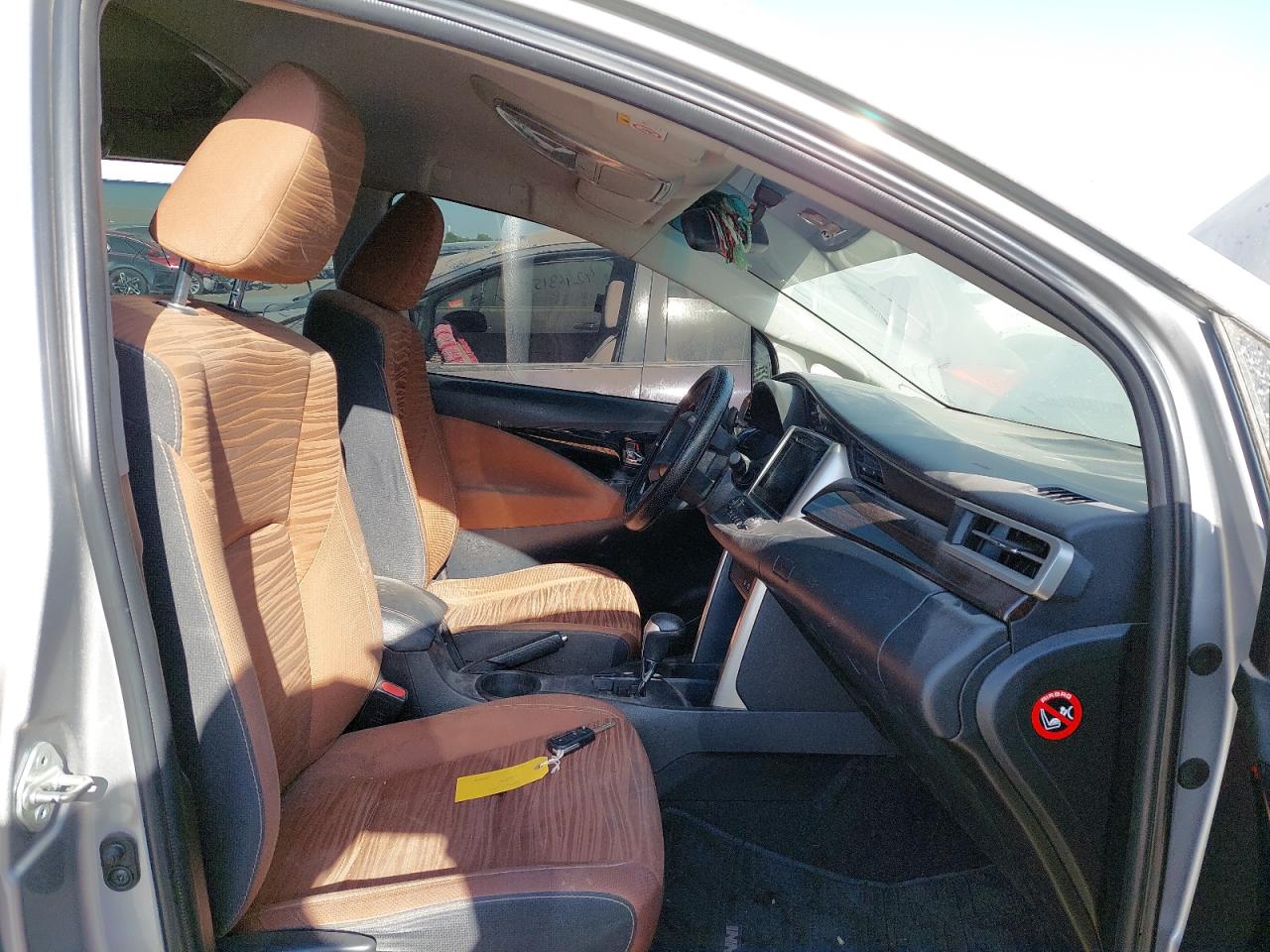 TOYOTA INNOVA 2016 VIN yV4X фото 5