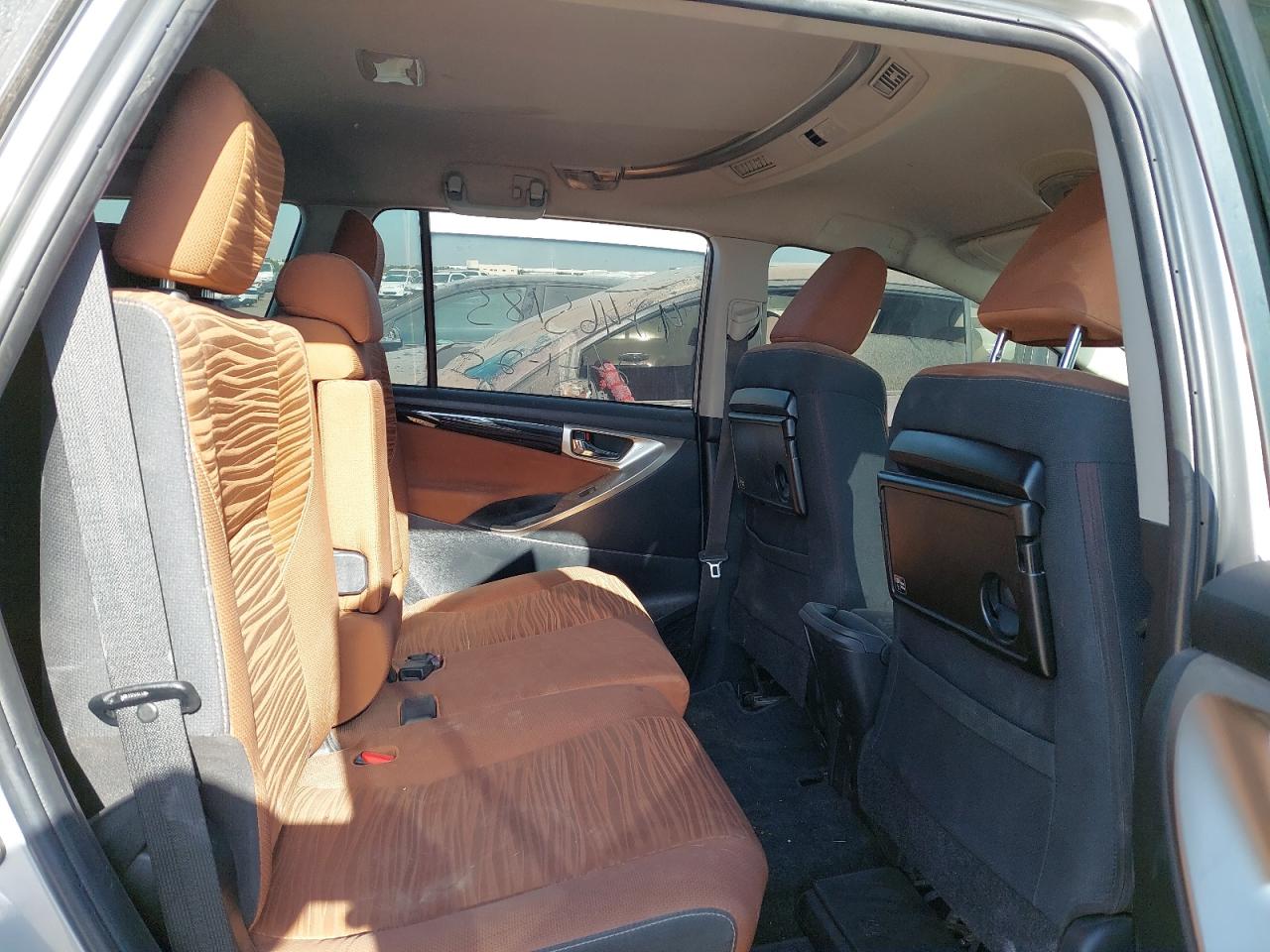 TOYOTA INNOVA 2016 VIN yV4X фото 6