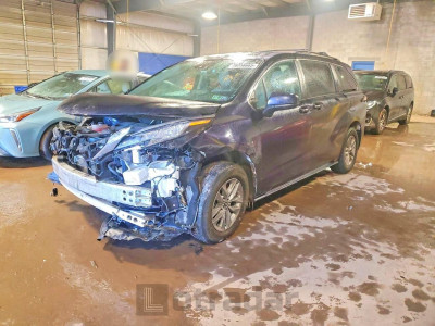 Toyota Sienna 2022 5TDKSKFC0NS050143