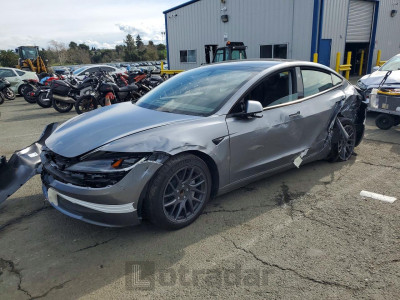 Tesla Model 3 2025 5YJ3E1EAXSF943619