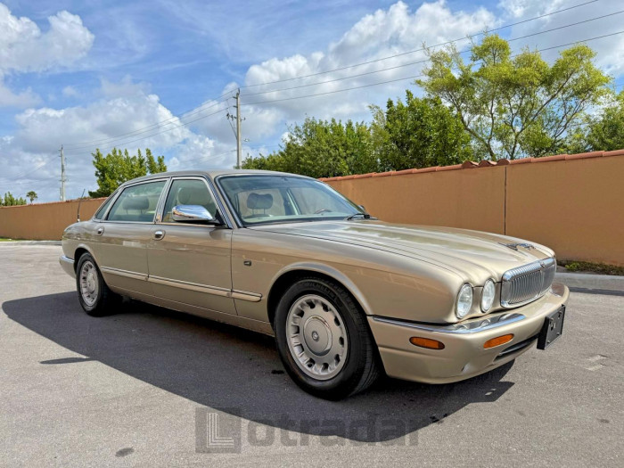 Jaguar Vandenplas 1998 VIN SAJKX6242WC833251