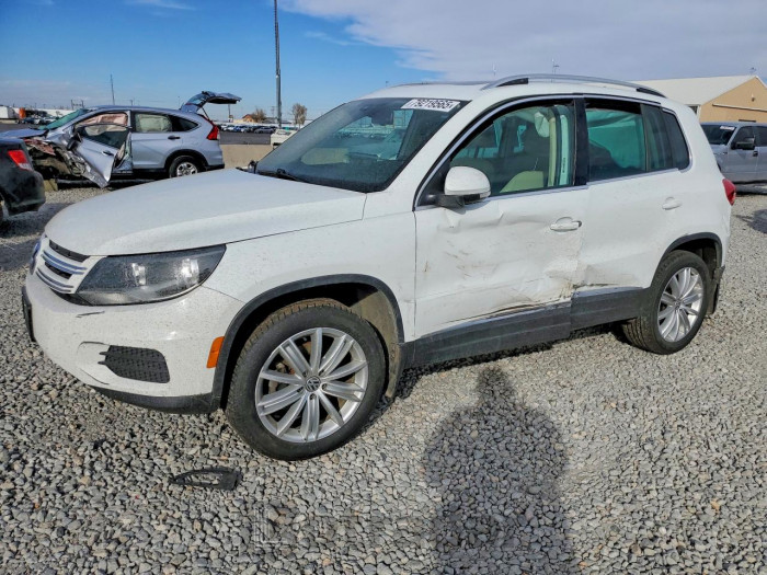 Volkswagen Tiguan 2016 VIN WVGBV7AXXGW614720