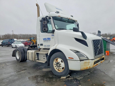 Volvo  2019 4V4W19DF8KN202881