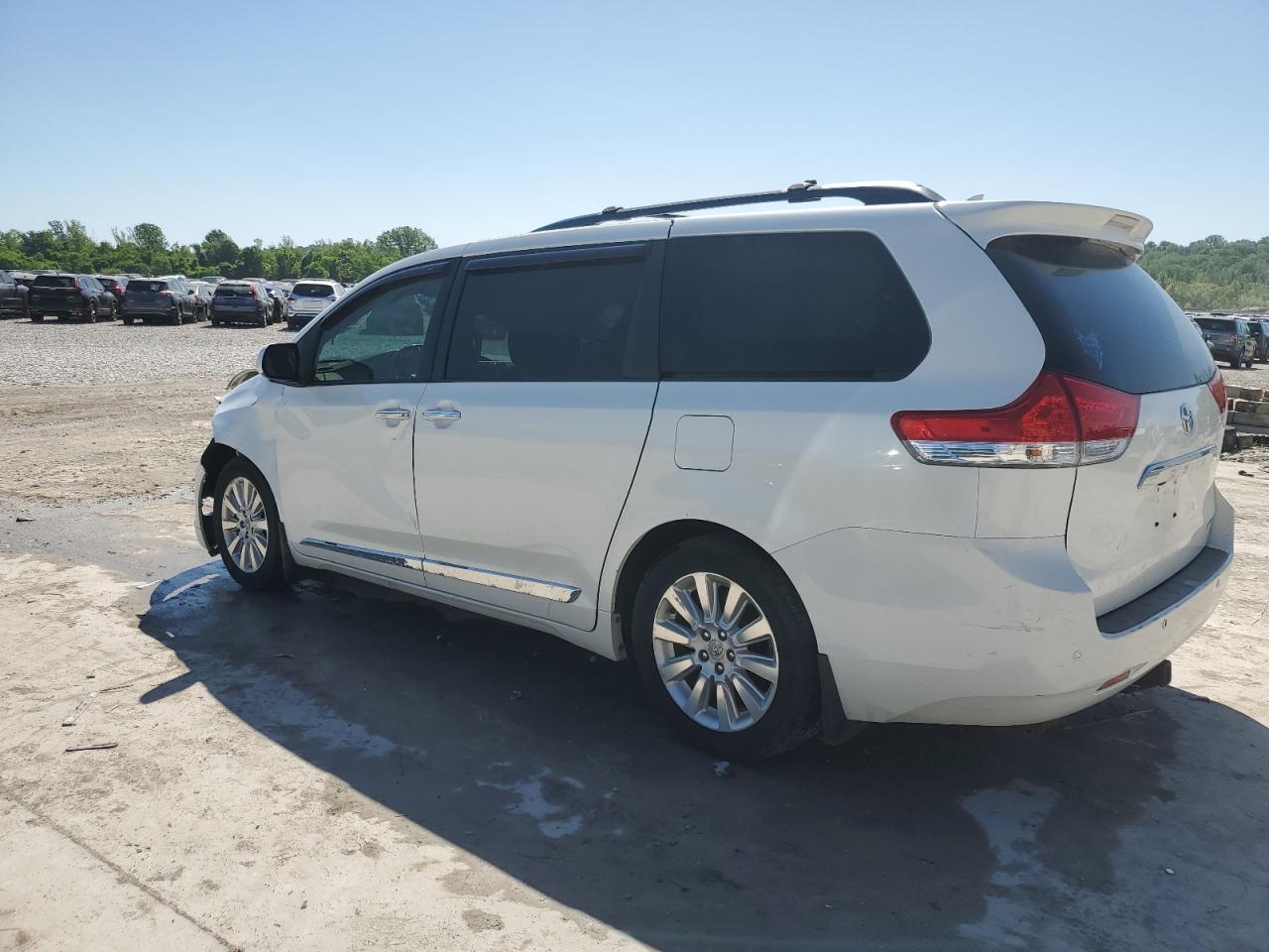 TOYOTA All Models 2011 VIN 5TDYK3DC3BS084866 фото 2