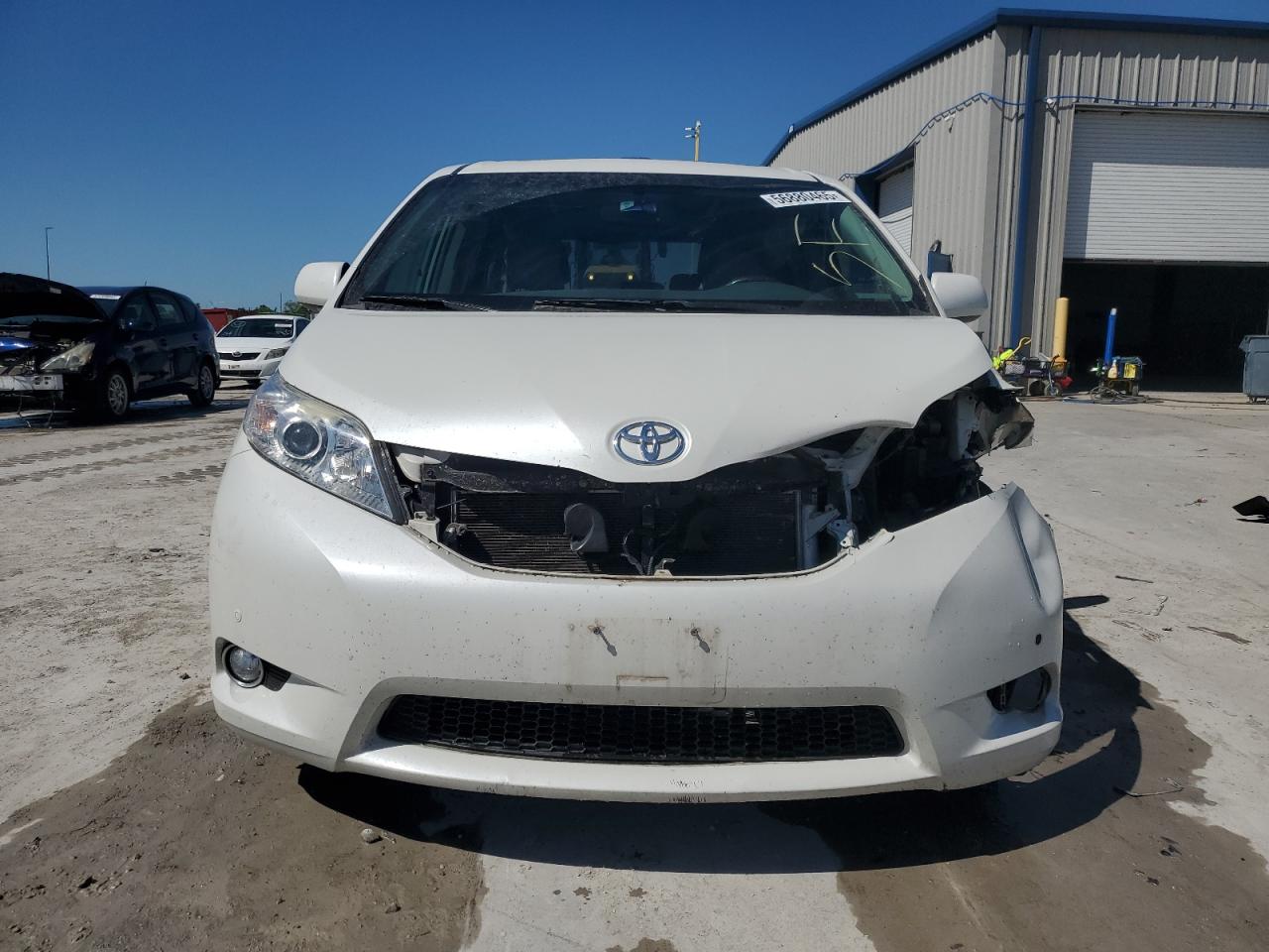 TOYOTA All Models 2011 VIN 5TDYK3DC3BS084866 фото 5