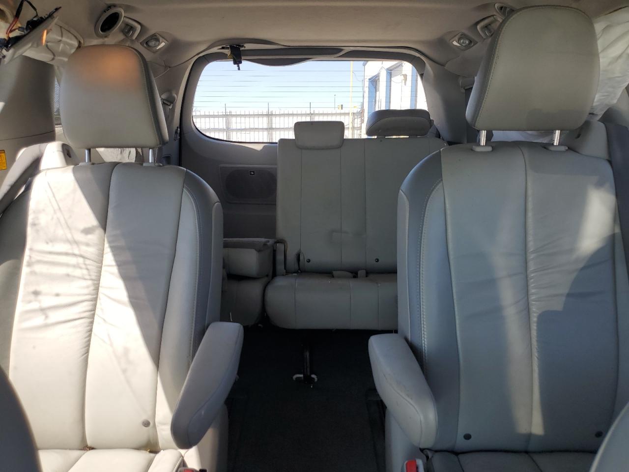 TOYOTA All Models 2011 VIN 5TDYK3DC3BS084866 фото 10