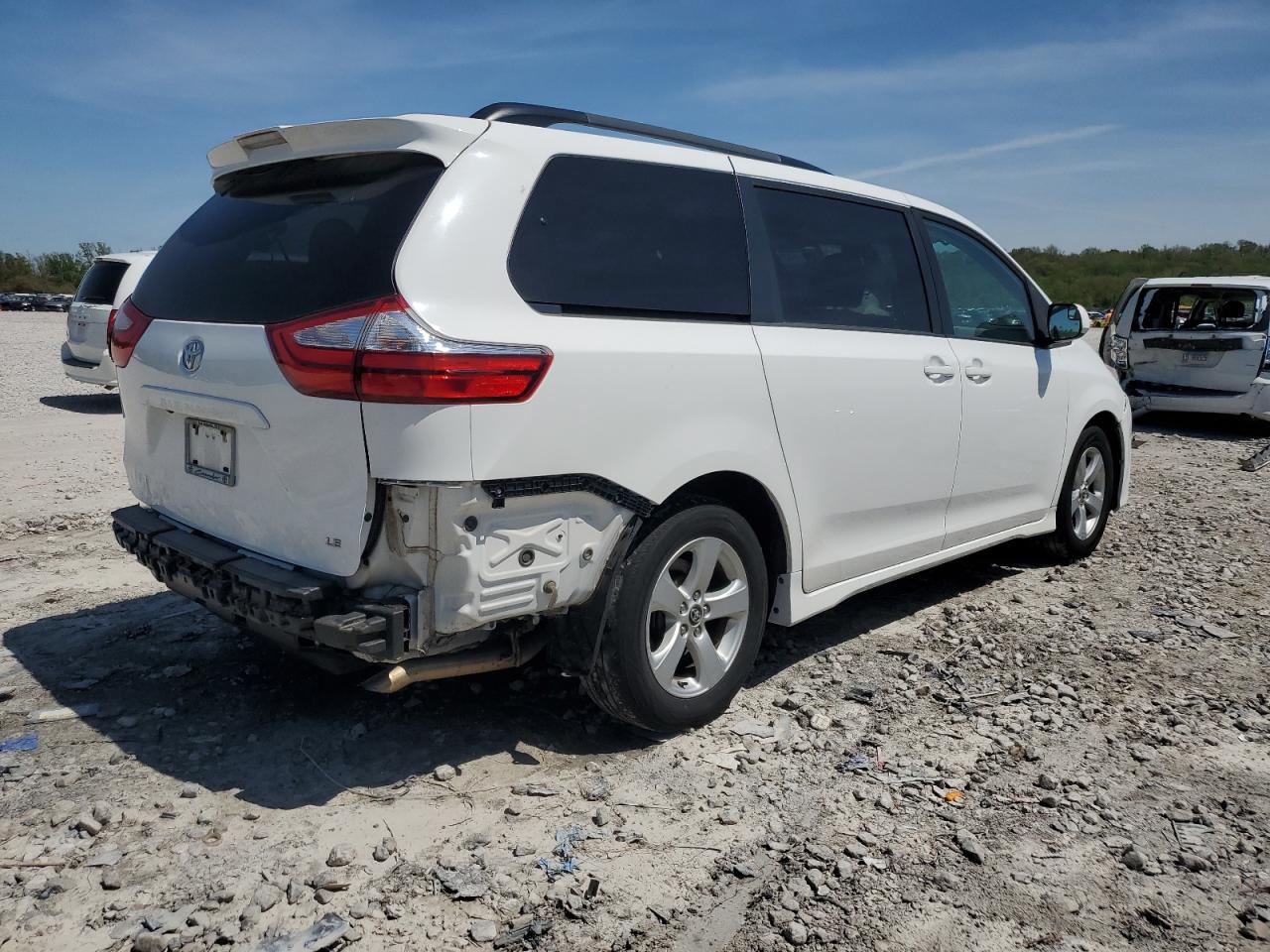 TOYOTA All Models 2019 VIN 5TDKZ3DC3KS017900 фото 3