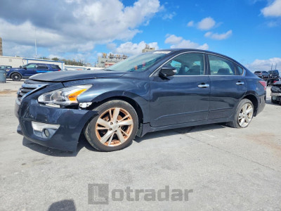 Nissan Altima 2015 1N4AL3AP4FC167323