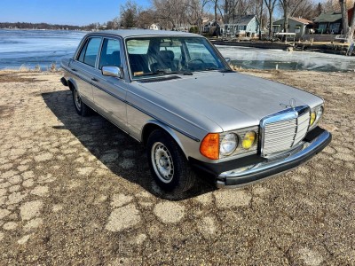 Mercedes-benz  1982 VIN WDBAB33A9CB000798