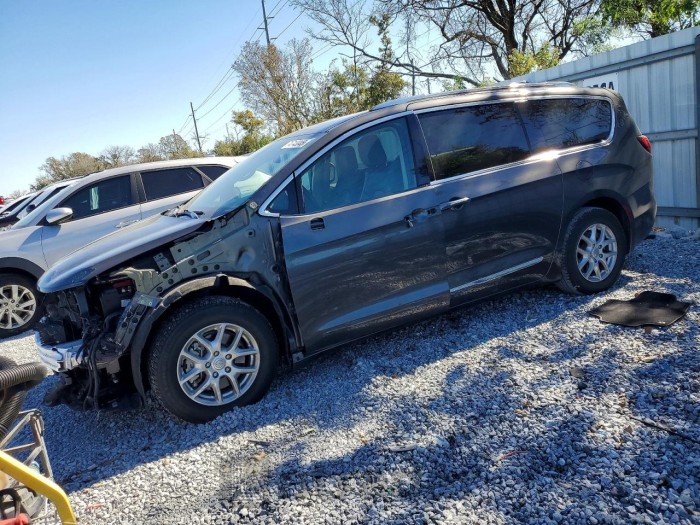 Chrysler Pacifica 2020 VIN 2C4RC1BG0LR165913