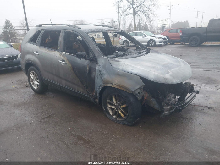 Kia Sorento 2014 VIN 5XYKTDA64EG493161