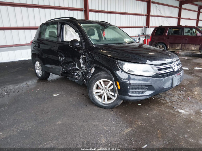 Volkswagen Tiguan 2017 VIN WVGBV7AX9HK041480