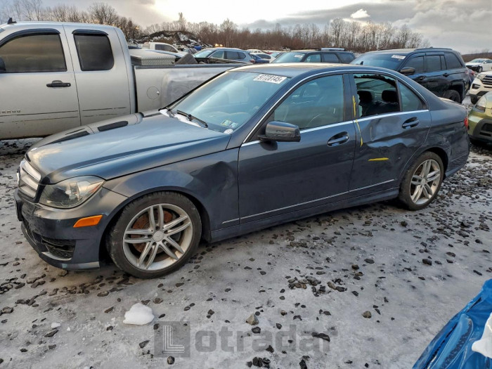 Mercedes-benz  2013 VIN WDDGF8AB8DR261394