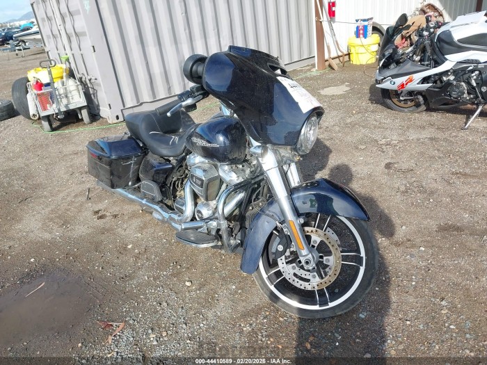 Harley-davidson Street glide 2019 VIN 1HD1KBC11KB672220