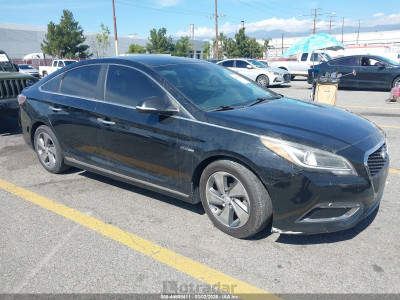 Hyundai Sonata hybrid 2017 KMHE34L3XHA066759
