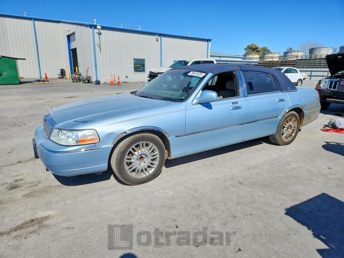 Lincoln TOWN CAR 2008 VIN 2LNHM82V48X652949