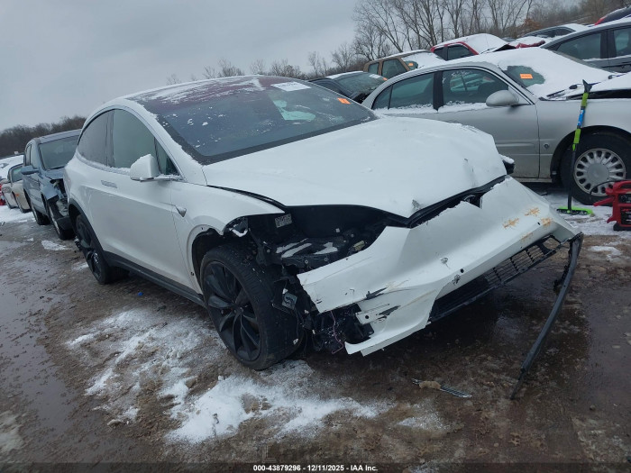 Tesla Model x 2020 VIN 5YJXCBE41LF242119