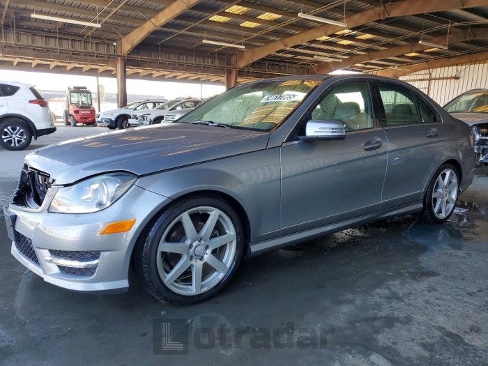 Mercedes-benz C-klasse 2013 VIN WDDGF4HB5DA790525