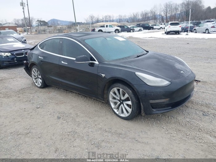 Tesla Model 3 2018 VIN 5YJ3E1EB1JF071564