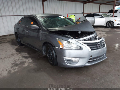 Nissan Altima 2015 1N4AL3AP9FN300596