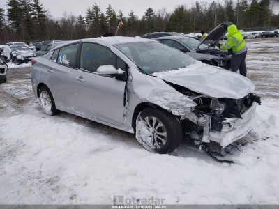 Toyota Prius 2022 JTDL9MFU9N3034870