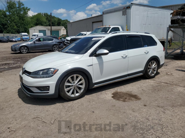 VOLKSWAGEN GOLF 2018 VIN 3VWH17AU3JM757402
