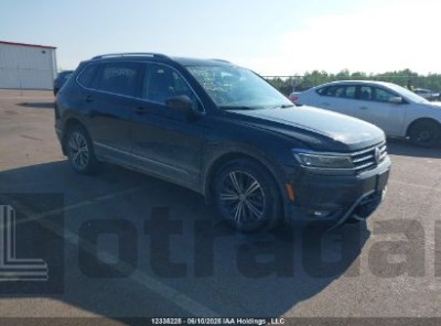 VOLKSWAGEN TIGUAN 2018 3VV4B7AX7JM097617