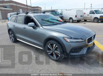 VOLVO V60 CROSS COUNTRY T5 2021 YV4102WK8M1065670