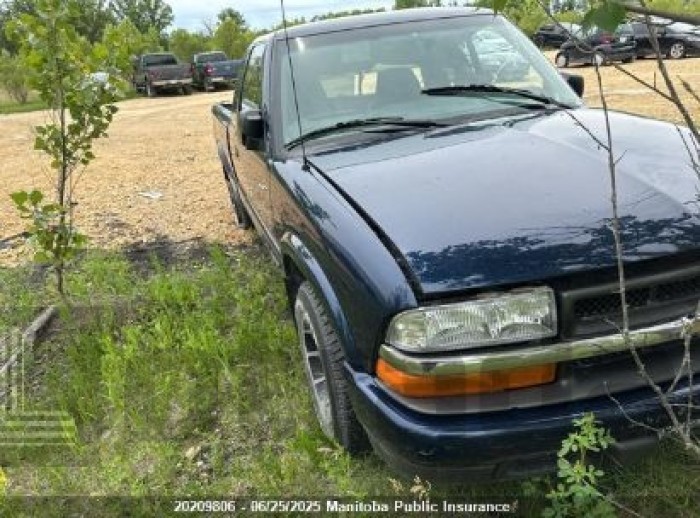 CHEVROLET S10 LS 4+CAB 2002 VIN 1GCCS19W928218415