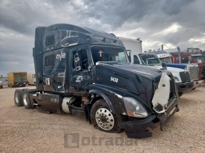 VOLVO VN 2015 4V4NC9EH7FN189438
