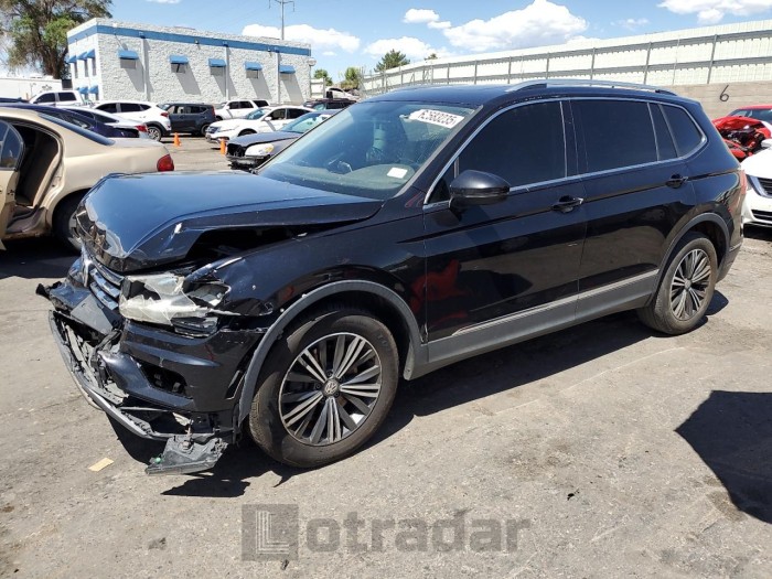 VOLKSWAGEN TIGUAN 2018 VIN 3VV3B7AX3JM005057
