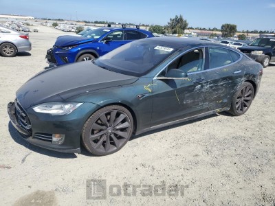 TESLA MODEL S 2013 5YJSA1CP2DFP05684
