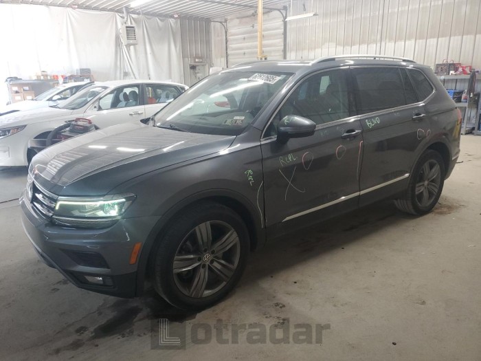 VOLKSWAGEN TIGUAN 2019 VIN 3VV4B7AX1KM028813