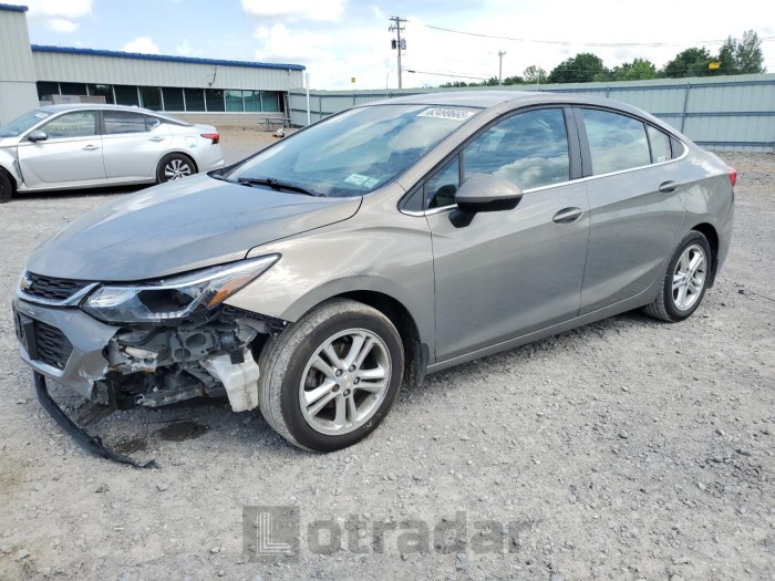 CHEVROLET CRUZE 2018 VIN 1G1BE5SM7J7247069
