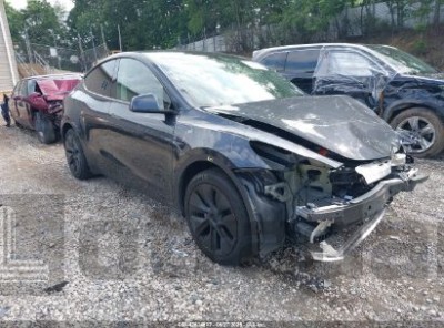 TESLA MODEL Y 2025 7SAYGDED0SA379085