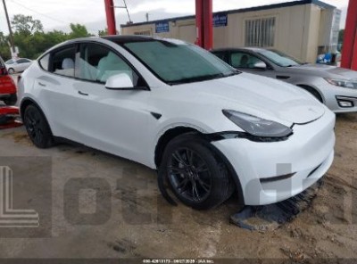 TESLA MODEL Y 2025 7SAYGDED1SA366071