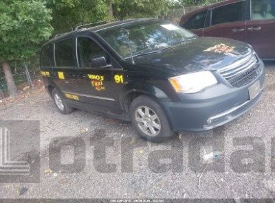 CHRYSLER TOWN & COUNTRY 2013 2C4RC1BG3DR526584