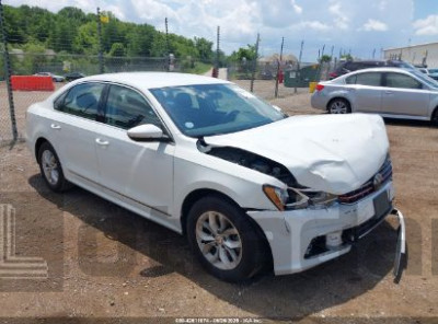VOLKSWAGEN PASSAT 2017 1VWAT7A30HC016932