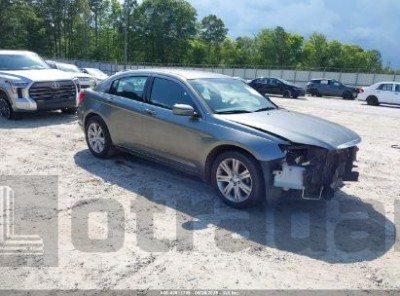 CHRYSLER 200 2013 1C3CCBAB5DN669281