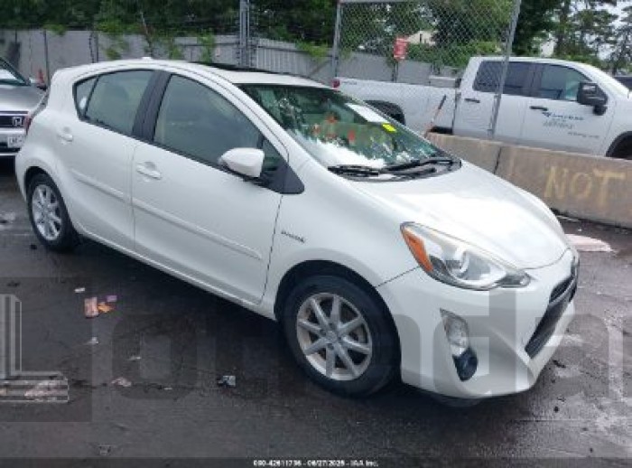 TOYOTA PRIUS C 2015 VIN JTDKDTB32F1087232