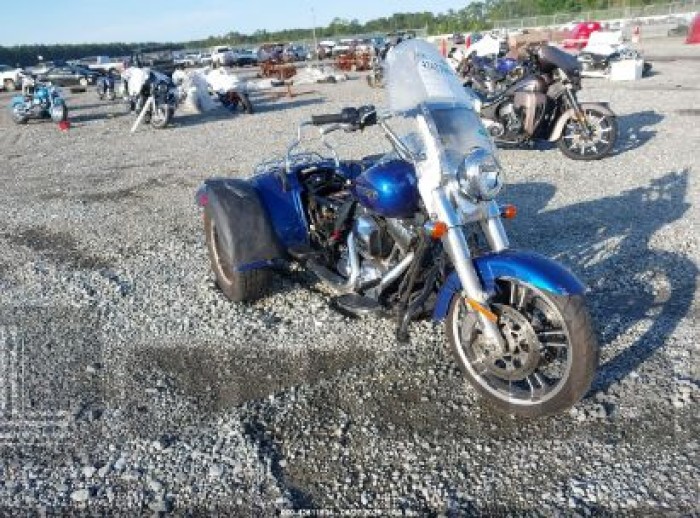 HARLEY-DAVIDSON FLRT 2015 VIN 1HD1MCM13FB857485